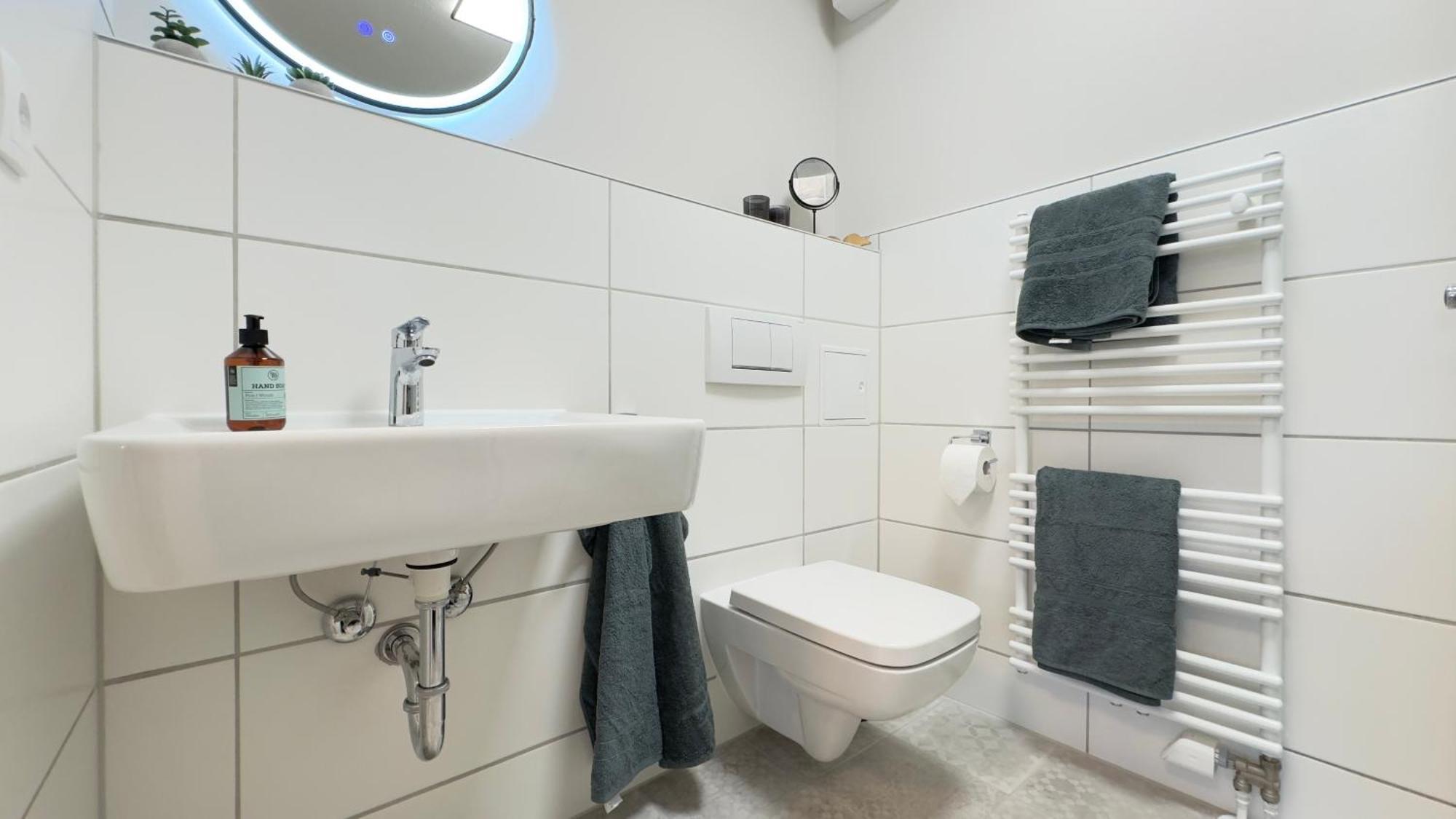 Fewo Am Park - 4P, Boxspringbett, Balkon, Smarttv, Gesundbrunnen, Familienfreundlich Halle  외부 사진